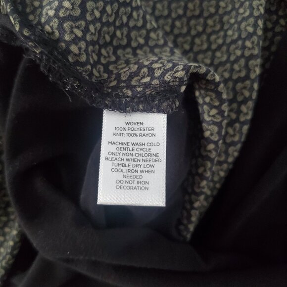 LOFT Outlet Casual Tunic Blouse Top Green & Black Geo Floral Pattern Flowy Soft - Picture 7 of 7